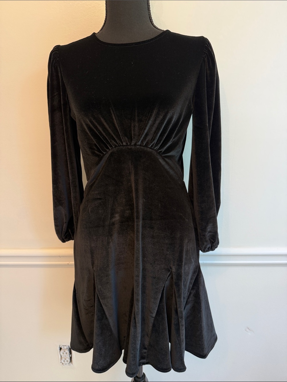 NWT Loft Solid Black Velvet Long-Sleeve Stretch Fit & Flare Dress 4P